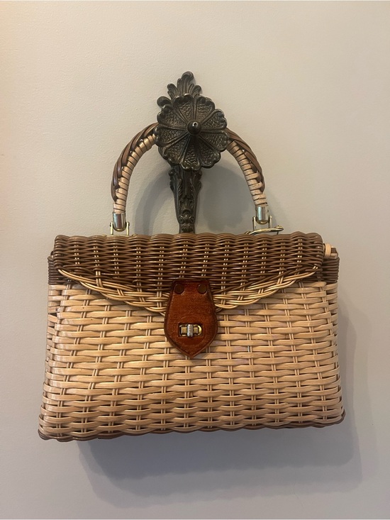 Vintage Handbags - Vintage Wicker woven Handbag Basket Purse Brown & Tan Structured Top Handle